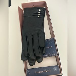 Adrienne Vittadini Leather gloves
